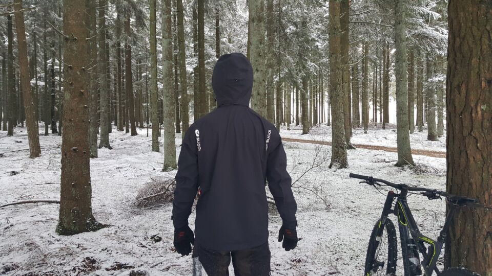 Test: Sugoi RSX Neoshell jakke