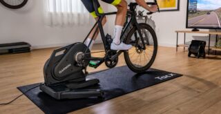 Tacx Nēra er Garmins nye hometrainer med indbygget bevægelse i flere retninger. Foto: Garmin.